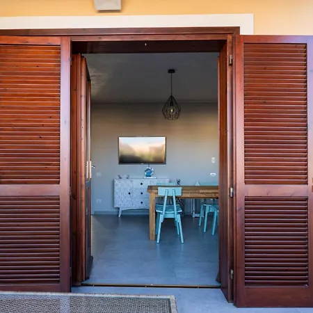 Rebecca House * וילסימיוס