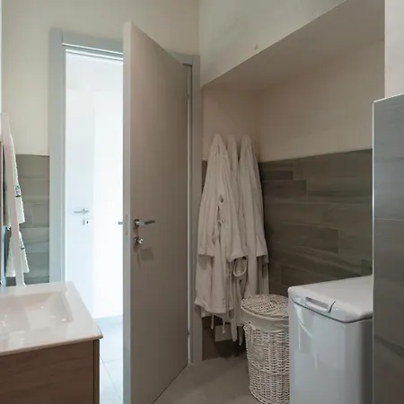 Rebecca House וילסימיוס